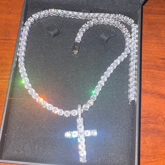 Silver Cross Necklace - Picture 4 of 4